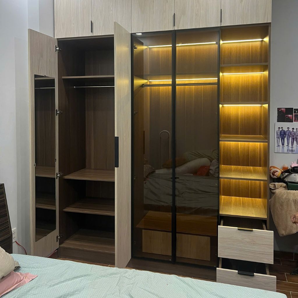 Bàn giao tủ quần áo gỗ công nghiệp cánh kính cho chị Hồng